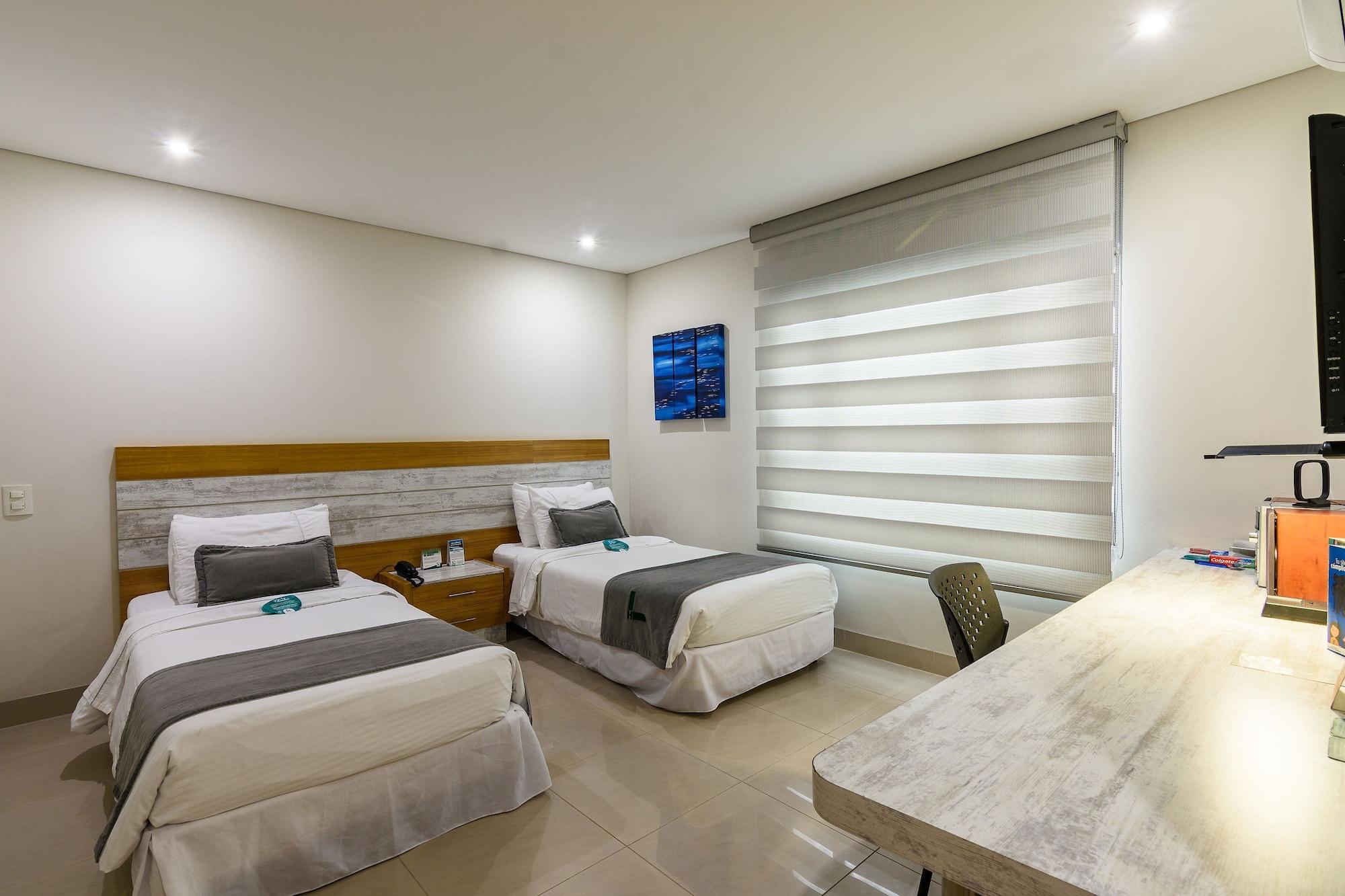 Hotel Lincoln Меделин Екстериор снимка