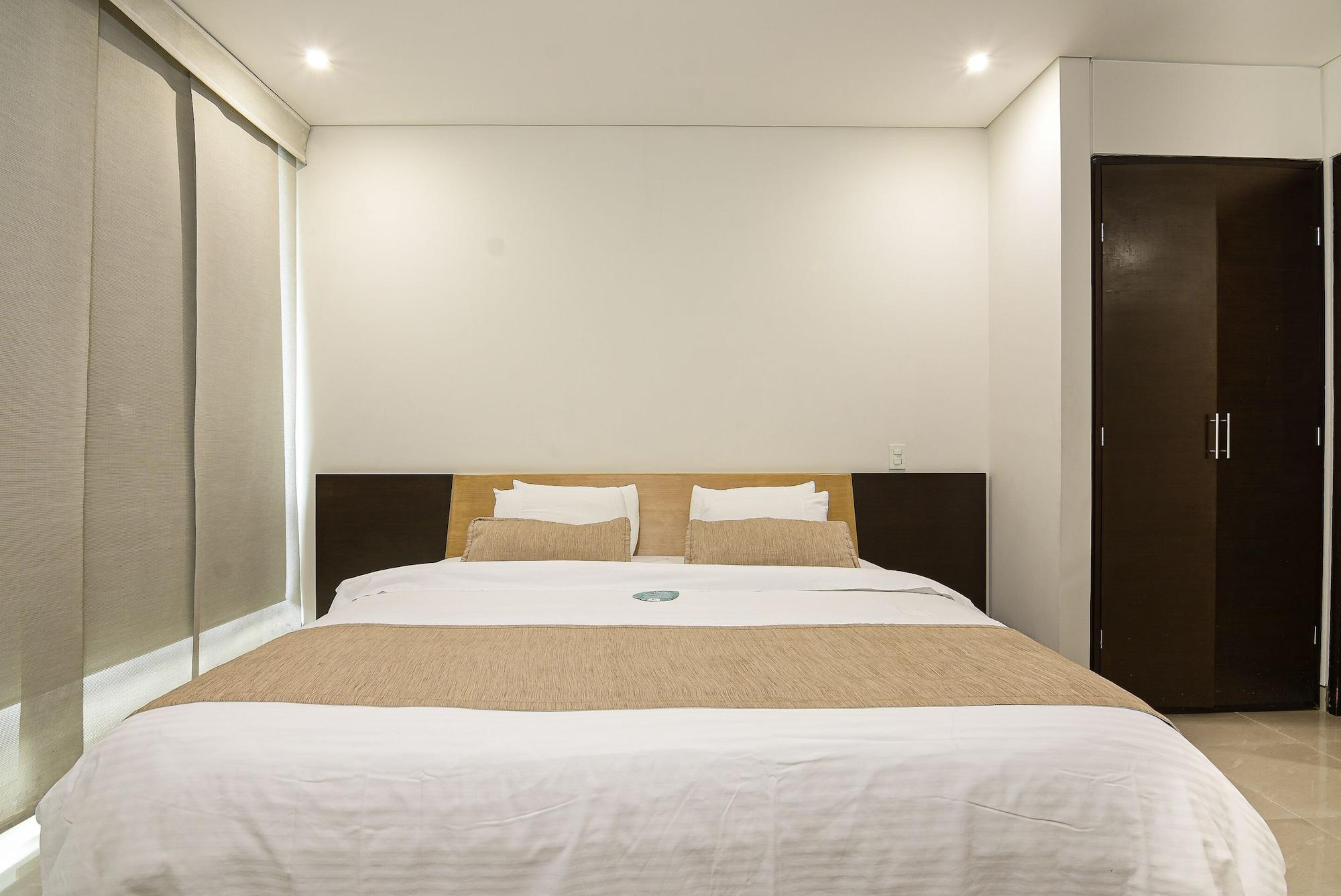 Hotel Lincoln Меделин Екстериор снимка