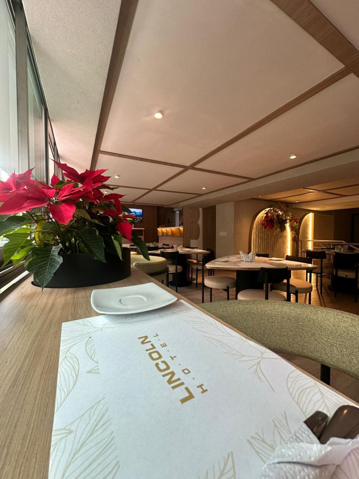 Hotel Lincoln Меделин Екстериор снимка