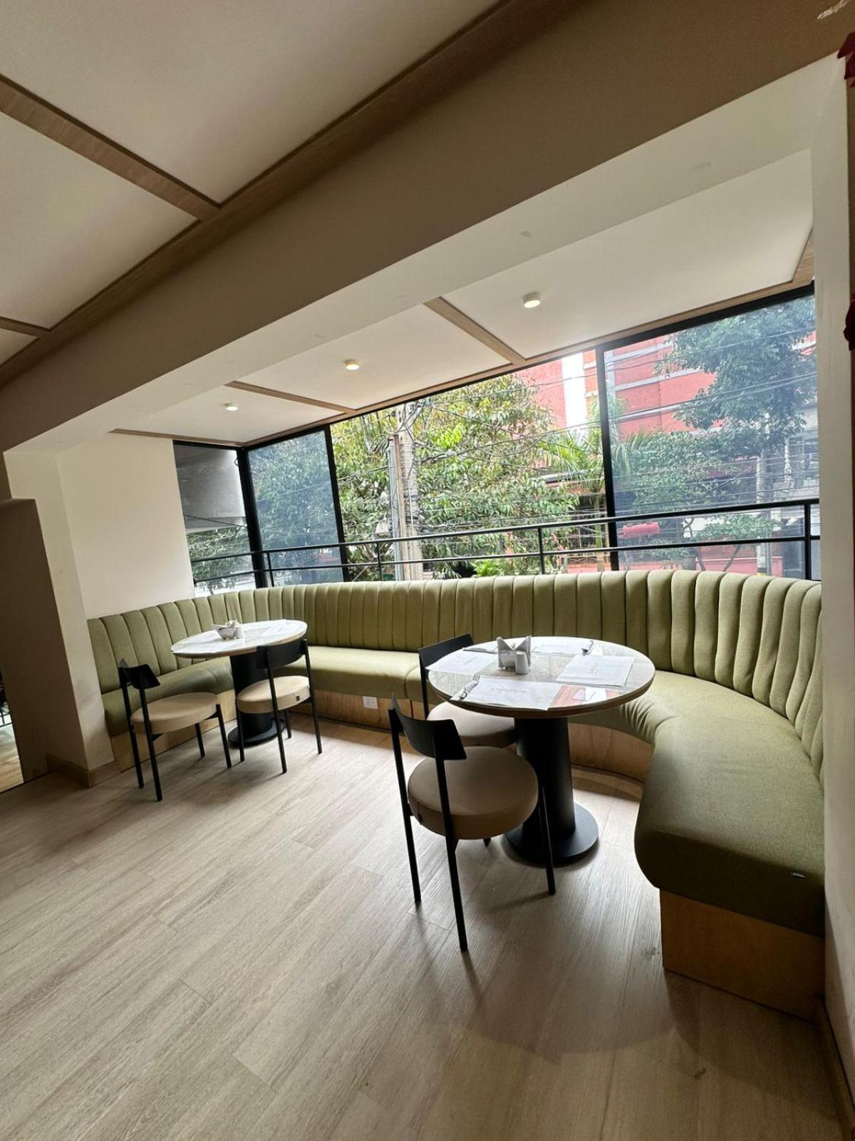 Hotel Lincoln Меделин Екстериор снимка